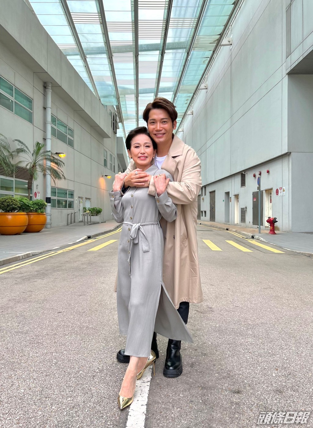 東東想帶媽咪一齊去旅行。